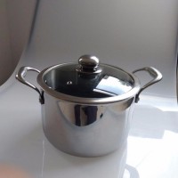 Tri-ply stainless steel stockpot